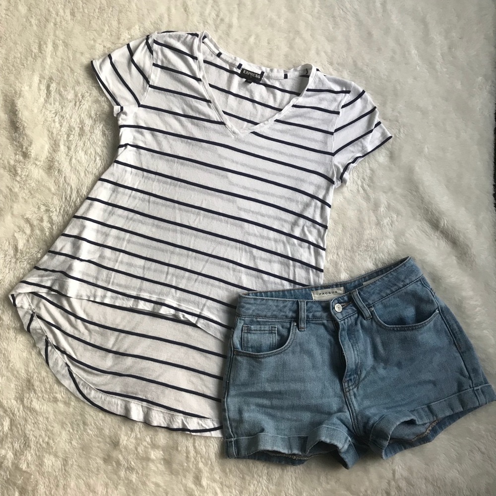 🚨EXPRESS WHITE NAVY STRIPED T SHIRT🚨